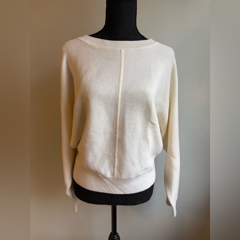 The Reset R Cable 100% Merino Wool Overly Essential Sweater in Ivory - Size M